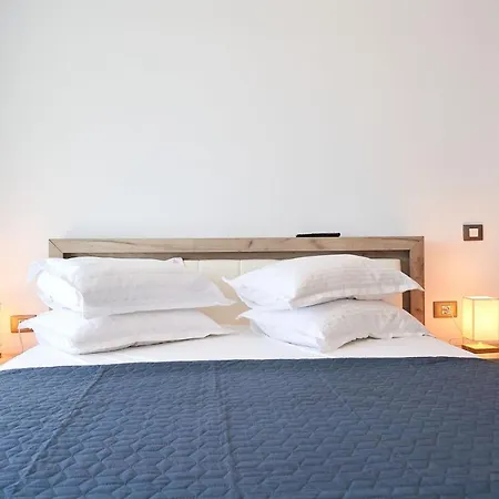 Apartment Rubic N Pool Navodari