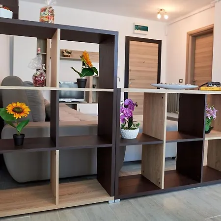 Rubic N Pool דירה